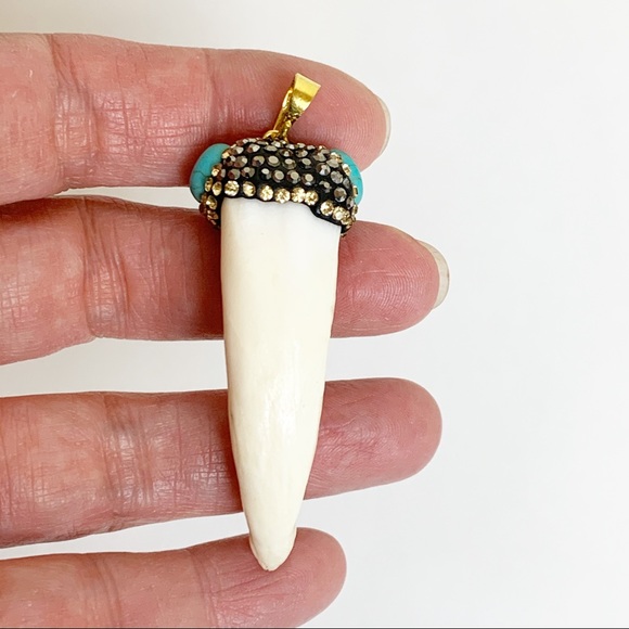 5/25$ Must Buy 5!! Bone Horn Pendant Crystal Turquoise Gold - Picture 3 of 6